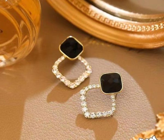 Black Shiny Earings